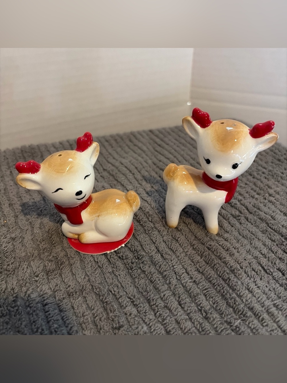 Hallmark Salt & Pepper Shakers Baby Reindeer Christmas Holiday Ceramic New